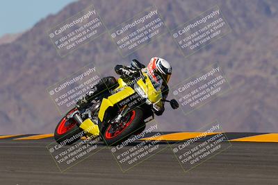 media/Oct-09-2022-SoCal Trackdays (Sun) [[95640aeeb6]]/Turn 9 (1pm)/